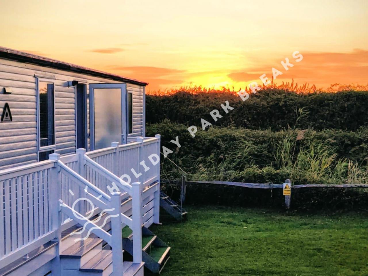 Sunset - A Relaxing Gold 3 Bed Holiday Home At Seal Bay Resort Chichester Exterior photo
